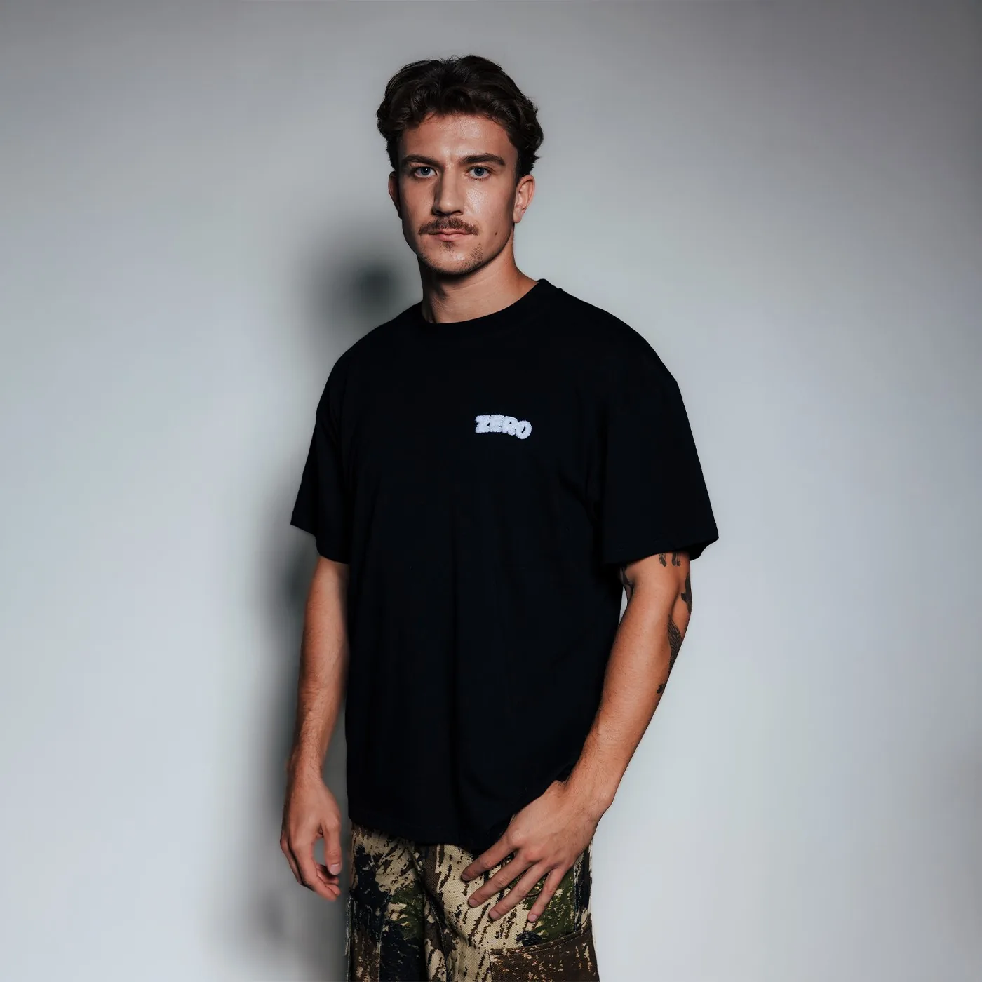 T-shirt czarny, logo pluszowe